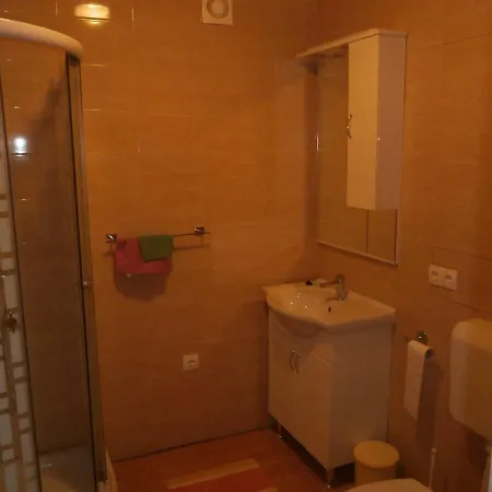 Putpunte12 Apartment Sutomiscica